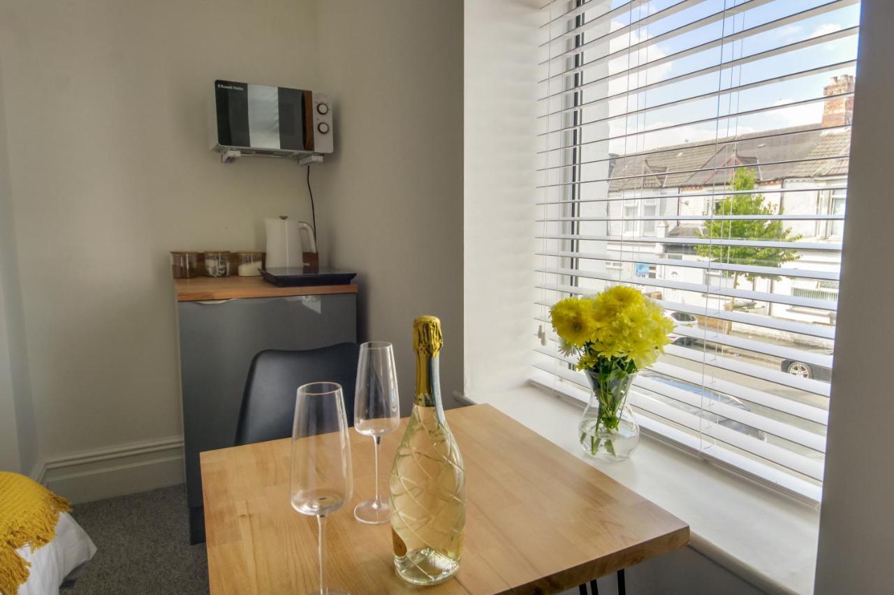 Bay City Studio Apartments By Staying-Away Cardiff Exterior foto
